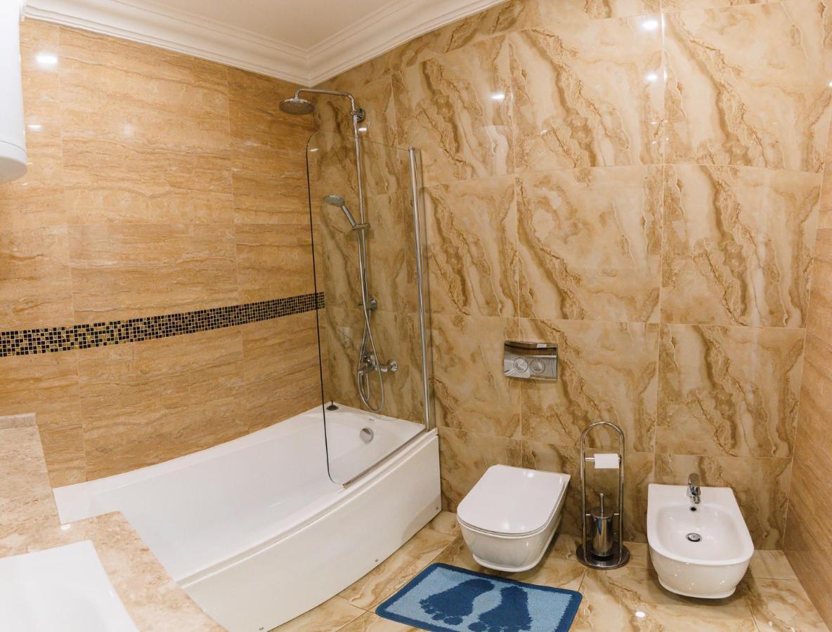Ferienwohnung Luxury For Business & Pleasure Royal 3 Kiew Exterior foto
