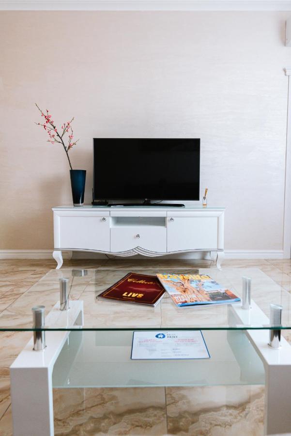 Ferienwohnung Luxury For Business & Pleasure Royal 3 Kiew Exterior foto