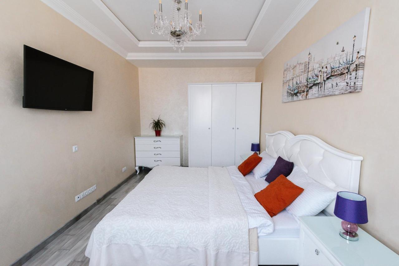 Ferienwohnung Luxury For Business & Pleasure Royal 3 Kiew Exterior foto